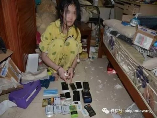 Căn phòng bẩn như bãi rác của nữ hacker 9X không tắm rửa, không ra khỏi cửa suốt 1 năm trời - Ảnh 7.