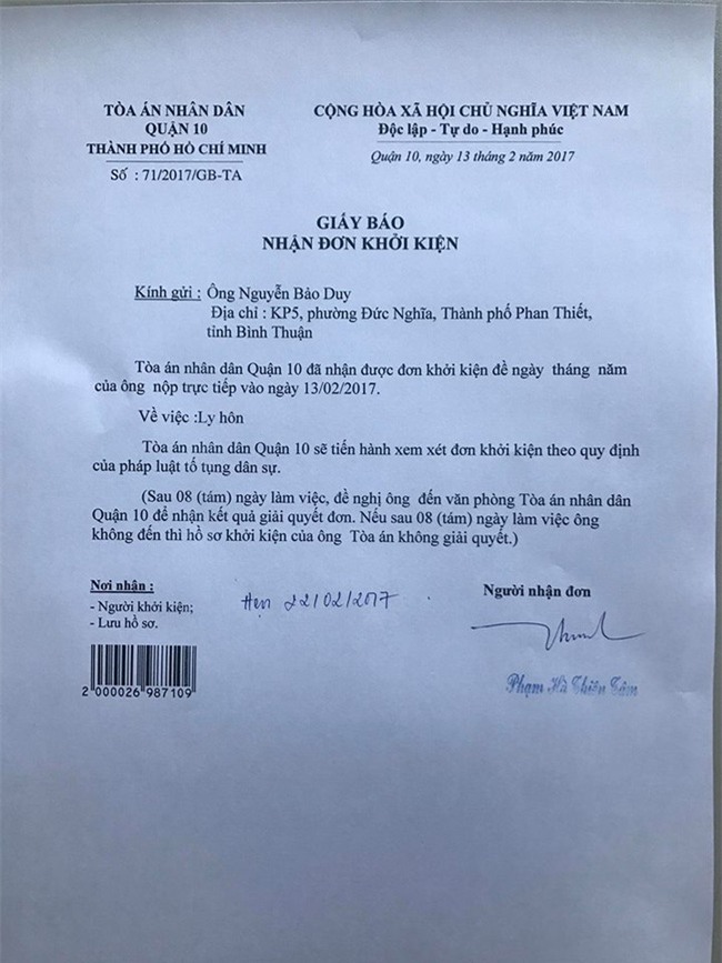 Chồng trẻ Phi Thanh Vân công khai ảnh nộp đơn ly hôn đúng ngày Valentine - Ảnh 2.