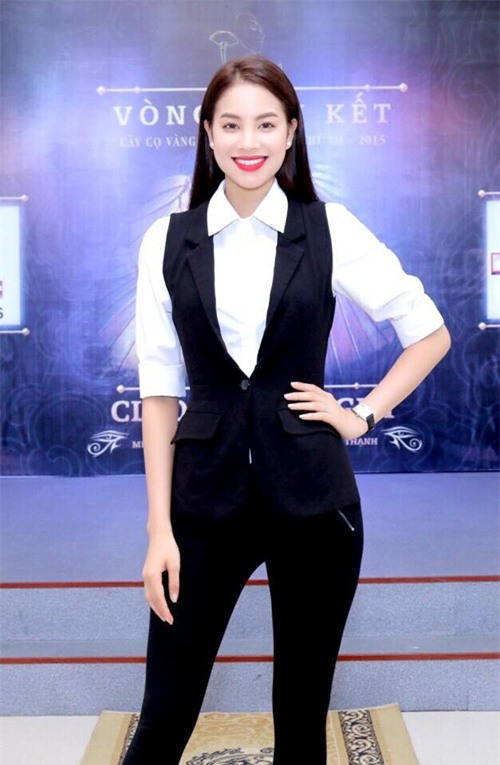 chi voi ao so mi trang ma pham huong mac du kieu van khong the che duoc - 5