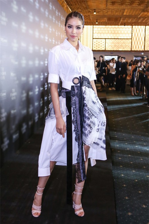 chi voi ao so mi trang ma pham huong mac du kieu van khong the che duoc - 9