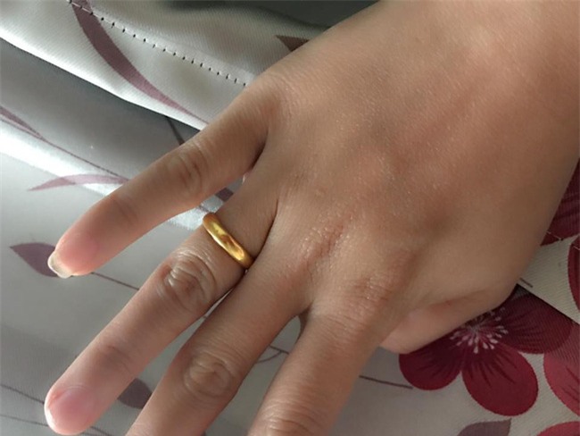 Hỏi thế gian Valentine là chi mà người rộn ràng khoe hoa quà sang chảnh, người chiếc bóng 1 mình bên củ khoai lang - Ảnh 5.