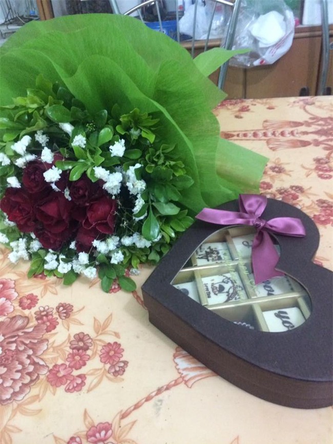 Hỏi thế gian Valentine là chi mà người rộn ràng khoe hoa quà sang chảnh, người chiếc bóng 1 mình bên củ khoai lang - Ảnh 6.