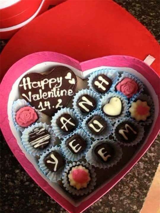 Hỏi thế gian Valentine là chi mà người rộn ràng khoe hoa quà sang chảnh, người chiếc bóng 1 mình bên củ khoai lang - Ảnh 7.