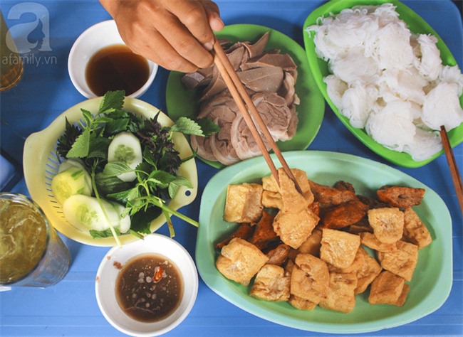 7 món ăn làm nên tên tuổi cho cụm ẩm thực Cát Linh - Trịnh Hoài Đức - Ảnh 2.