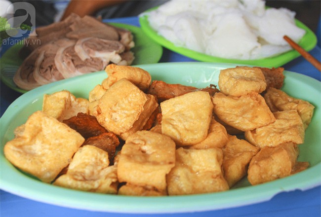 7 món ăn làm nên tên tuổi cho cụm ẩm thực Cát Linh - Trịnh Hoài Đức - Ảnh 3.
