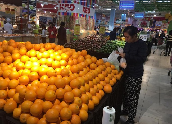 Táo Pháp rẻ như rau chợ, dân Việt sính ngoại ăn quả lừa