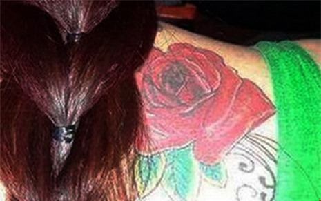 Nụ cười khó hiểu của nghi can giết cô gái xăm hoa hồng - Ảnh 3.