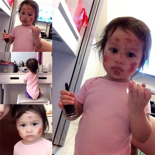 chet cuoi voi nhung hinh anh hai huoc khi de cho cac con tu trang diem - 1