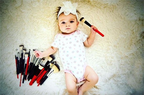 chet cuoi voi nhung hinh anh hai huoc khi de cho cac con tu trang diem - 9