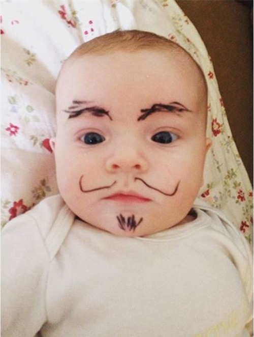 chet cuoi voi nhung hinh anh hai huoc khi de cho cac con tu trang diem - 14