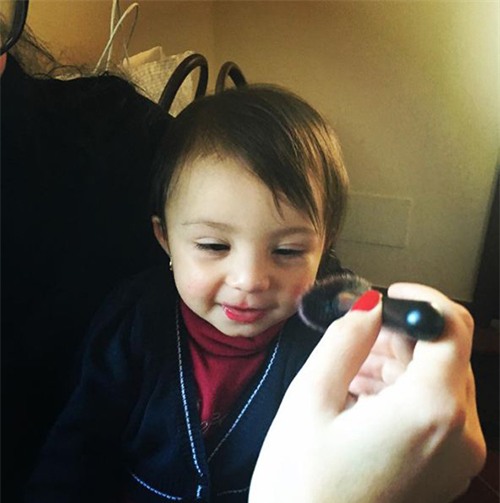 chet cuoi voi nhung hinh anh hai huoc khi de cho cac con tu trang diem - 16