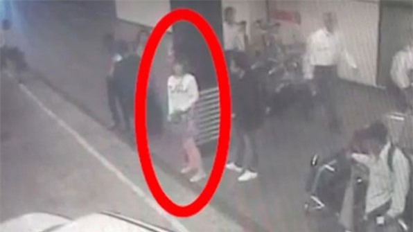 Báo Malaysia công bố ảnh rõ mặt người bị tình nghi sát hại anh trai Kim Jong Un - Ảnh 2.