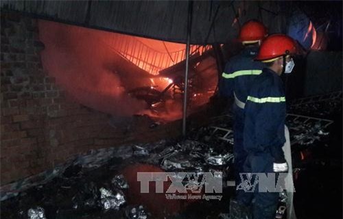 Vụ cháy tại cửa hàng giày dép khiến 2 mẹ con chủ nhà tử vong tại chỗ.