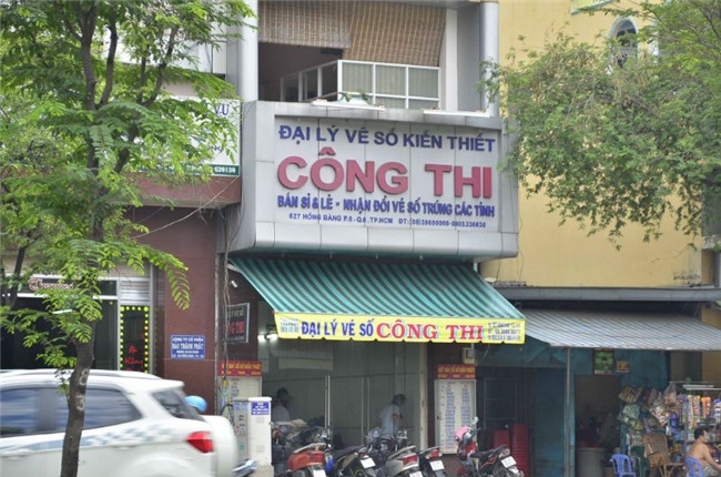 Dùng súng cướp đại lý vé số giữa ban ngày ở Sài Gòn