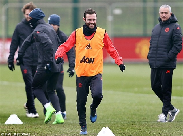 Dàn trai đẹp Man Utd lên đồ thời trang dạo phố - Ảnh 5.