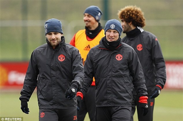 Dàn trai đẹp Man Utd lên đồ thời trang dạo phố - Ảnh 6.