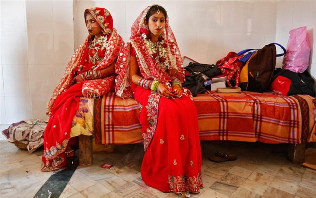 Cùng ngắm thêm 22 bộ váy cưới truyền thống tuyệt đẹp trên toàn thế giới - Ảnh 21.