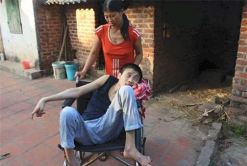 noi am anh cua co giao chu nhiem ve cau hoc tro mac benh la - 1