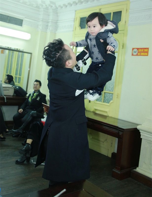 Nhan sắc mặn mà người vợ bí mật của Tùng Dương