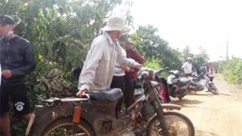 Nhiều người hiếu kỳ theo dõi vụ việc