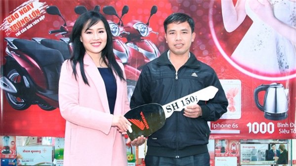 Hai ái nữ 8x, chức lớn của bà Hồ Thị Kim Thoa