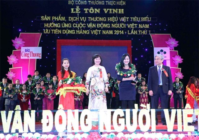 Hai ái nữ 8x, chức lớn của bà Hồ Thị Kim Thoa