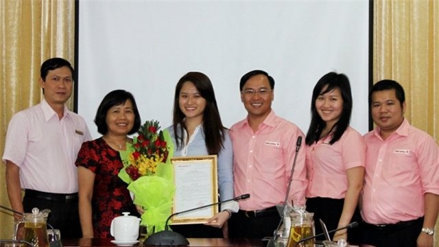 Hai ái nữ 8x, chức lớn của bà Hồ Thị Kim Thoa