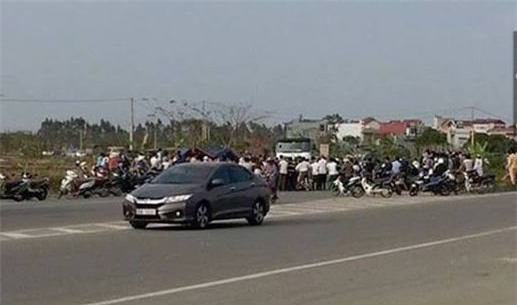 Bắc Ninh: Phát hiện xác người đàn ông trong cabin ô tô