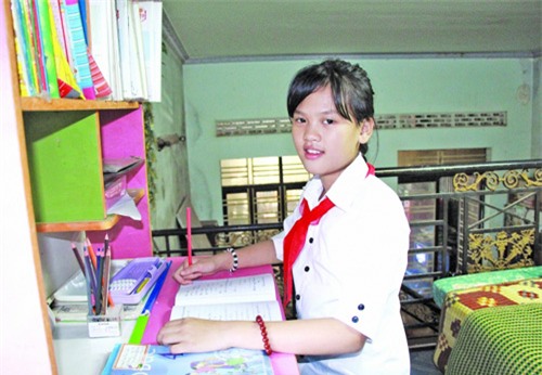 gap lai co be thoat chet ky dieu trong vu tngt 34 nguoi chet - 1