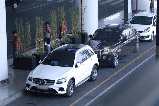 Cận cảnh dàn siêu xe chờ đón G-Dragon và Seungri tại sân bay Nội Bài - Ảnh 5.