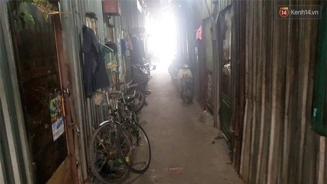 Nhậu say, chồng cầm dao đuổi giết vợ ở Sài Gòn - Ảnh 1.