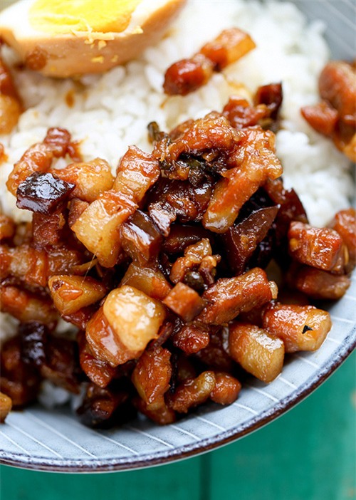 Mẹo làm món thịt lợn om ngon không cưỡng nổi -3