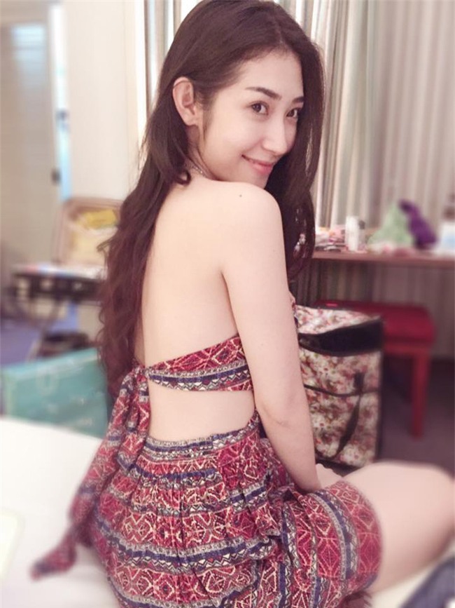 ban-gai-sexy-chan-dai-the-nay-bao-sao-ngo-kien-huy-si-me-suot-7-nam-blogtamsuvn02
