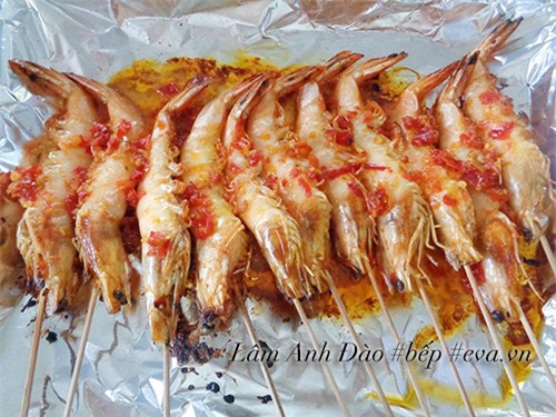 tom nuong sa te theo cach nay ngon hon ca ngoai hang - 4