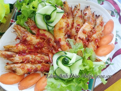 tom nuong sa te theo cach nay ngon hon ca ngoai hang - 6