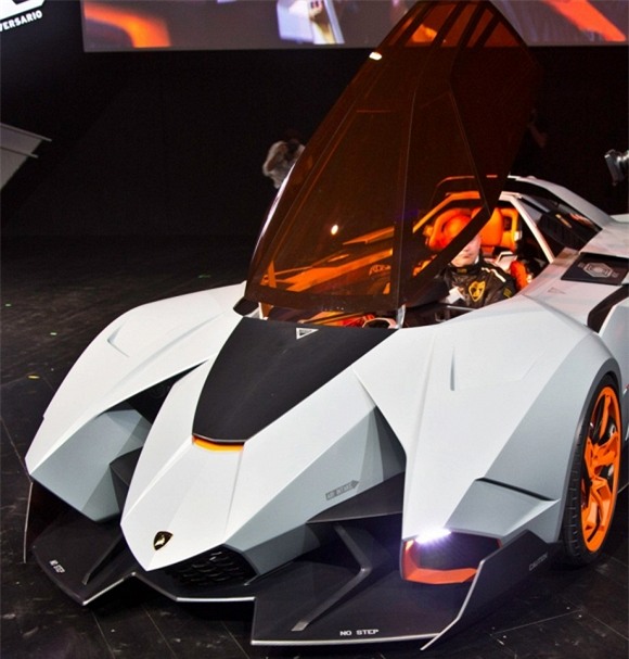 xe thể thao, xe thể thao mới, xe thể thao độc lạ, xe thể thao có nội thất máy bay, xe hơi đời mới