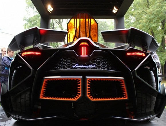 xe thể thao, xe thể thao mới, xe thể thao độc lạ, xe thể thao có nội thất máy bay, xe hơi đời mới