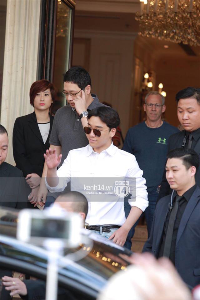 Cập nhật: Seungri diện áo sơ mi trắng soái ca, xuất hiện cực cool ngầu tại sân bay - Ảnh 19.