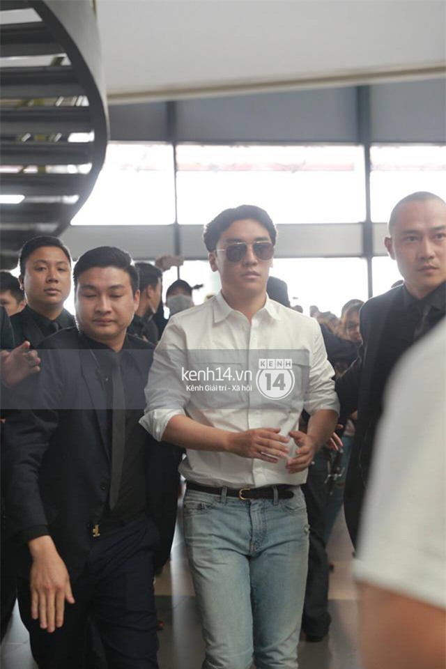 Cập nhật: Seungri diện áo sơ mi trắng soái ca, xuất hiện cực cool ngầu tại sân bay - Ảnh 6.