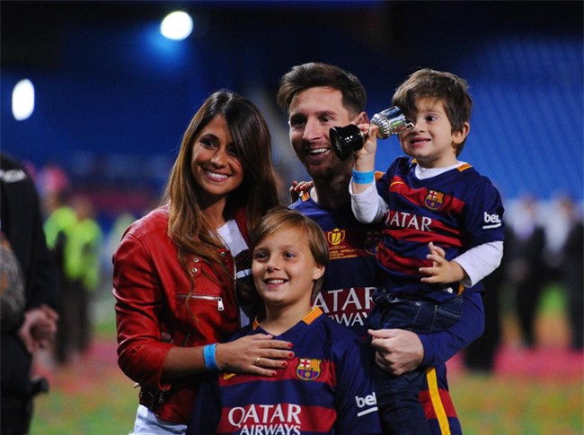 Messi tổ chức hai lễ cưới với bạn gái Antonella - Ảnh 1.