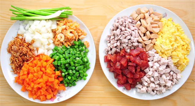 Rang cơm kiểu này ngon “bá cháy”, hạt cơm vừa tơi lại vừa giòn - Ảnh 2.