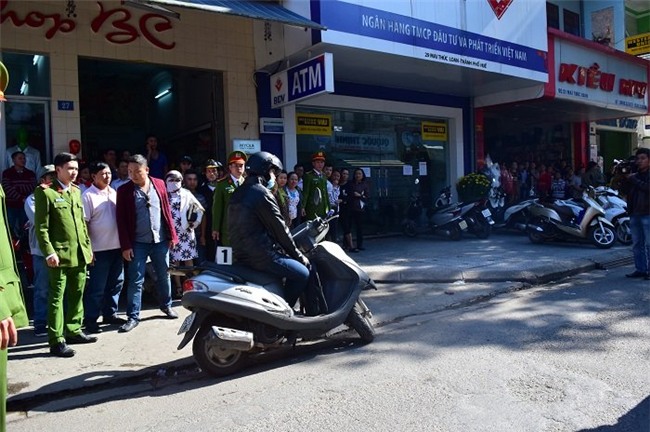 Nghi can bình thản tái hiện vụ cướp ngân hàng chấn động xứ Huế