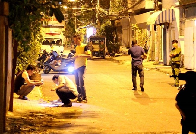 Giang ho truy sat o Sai Gon: Nan nhan khong cho bao cong an hinh anh 2