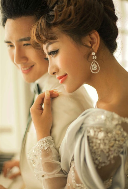 gom gop kiem tien cho em di bom nguc, xong xuoi em quay sang cap sep gia - 1