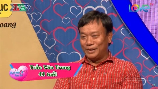 Anh trai U50 cưa đổ chị gái một lần đò khiến MC Quyền Linh bất ngờ