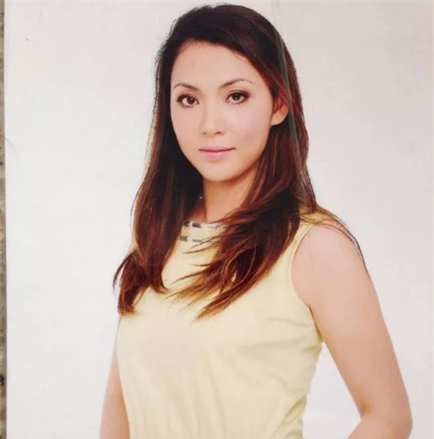 Cuộc sống viên mãn của chị gái ruột Hồ Quỳnh Hương - Ảnh 2.