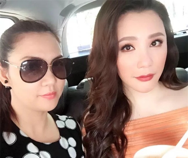 Cuộc sống viên mãn của chị gái ruột Hồ Quỳnh Hương - Ảnh 5.