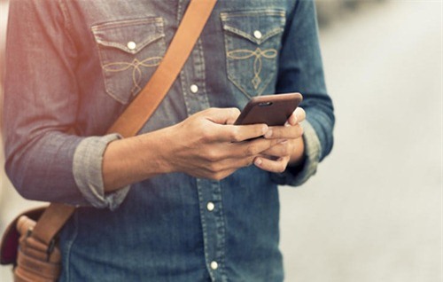 tham tu tiet lo nhung kieu chong chac chan dang “an cha” sau lung vo - 1