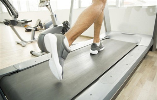 tham tu tiet lo nhung kieu chong chac chan dang “an cha” sau lung vo - 3