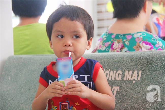 Hai bé trai 3 và 5 tuổi lang thang tìm bố mẹ lúc nửa đêm ở Gò Vấp giờ ra sao? - Ảnh 15.